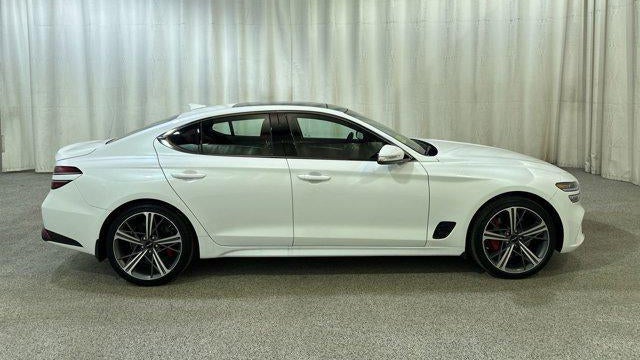 2025 Genesis G70 2.5T Standard