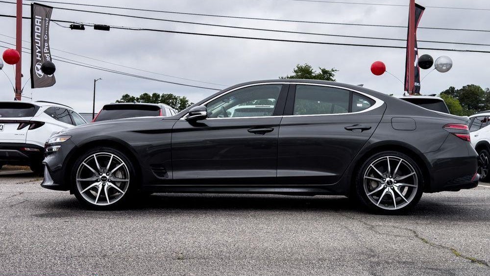 2025 Genesis G70 2.5T Standard