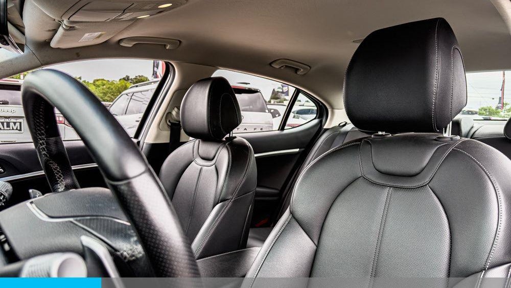 2025 Genesis G70 2.5T Standard