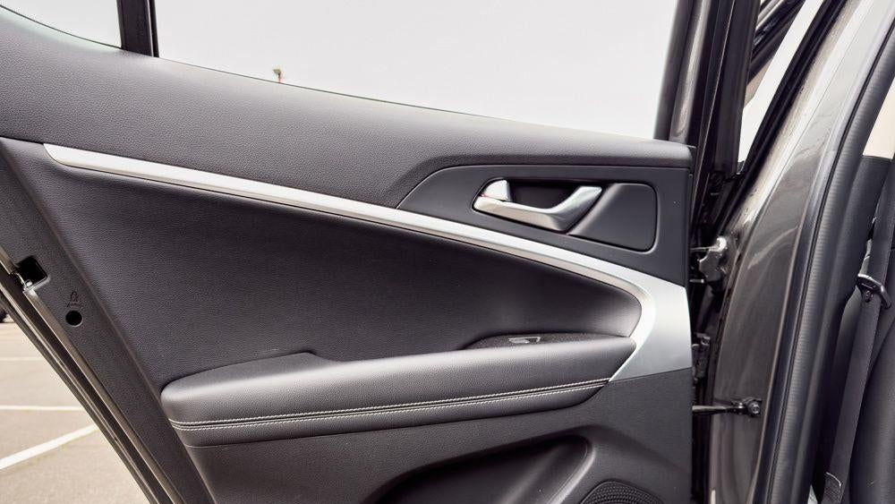 2025 Genesis G70 2.5T Standard