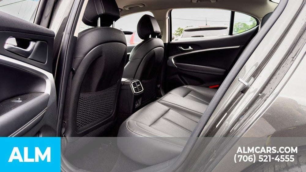 2025 Genesis G70 2.5T Standard