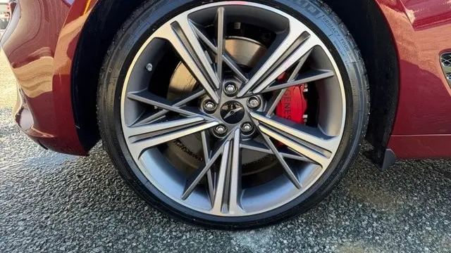 2025 Genesis G70 2.5T Standard