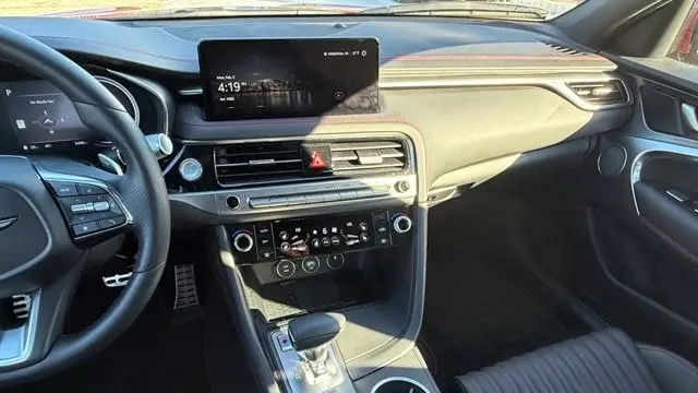 2025 Genesis G70 2.5T Standard