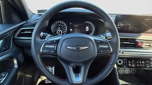 2025 Genesis G70 2.5T Standard