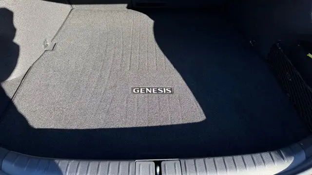 2025 Genesis G70 2.5T Standard
