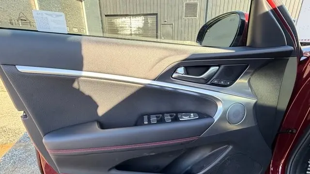 2025 Genesis G70 2.5T Standard
