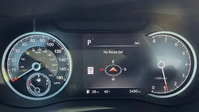 2025 Genesis G70 2.5T Standard