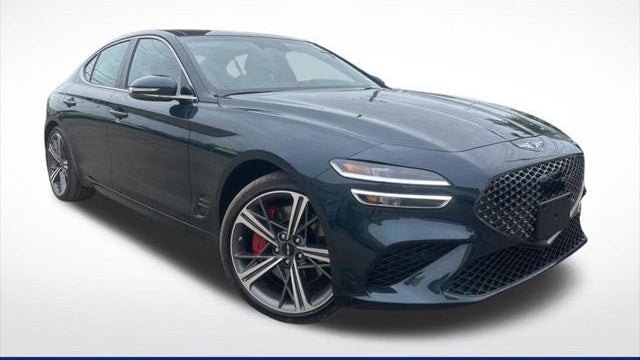 2025 Genesis G70 2.5T Standard
