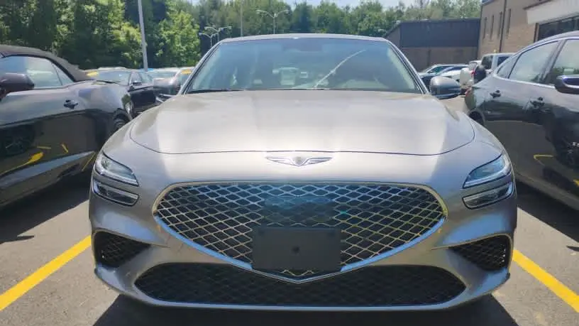 2025 Genesis G70 2.5T Standard