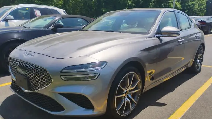 2025 Genesis G70 2.5T Standard