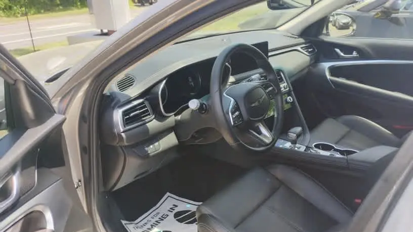 2025 Genesis G70 2.5T Standard