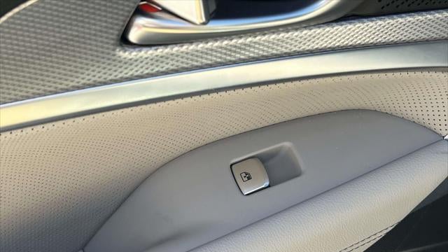 2022 Genesis G70 2.0T