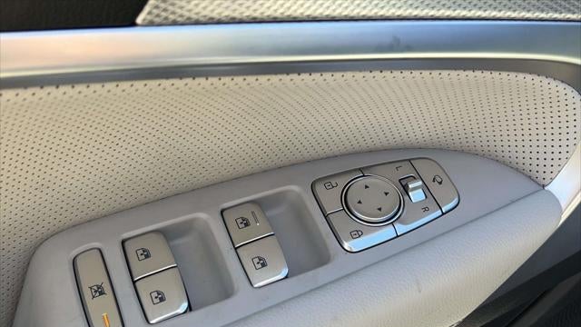 2022 Genesis G70 2.0T