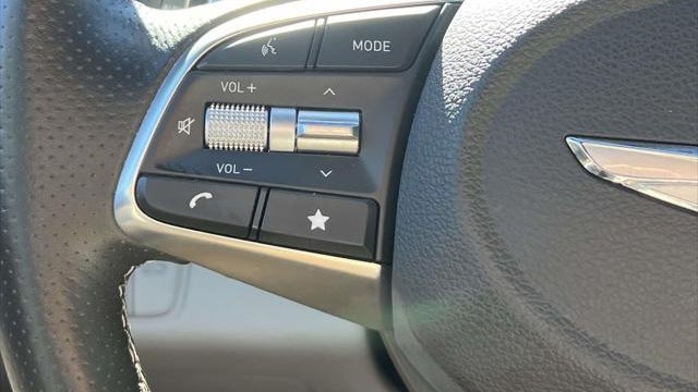 2022 Genesis G70 2.0T