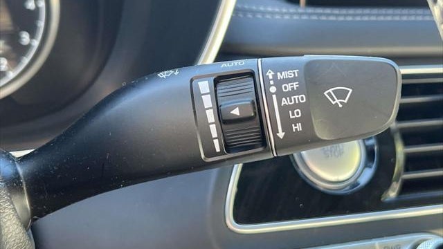 2022 Genesis G70 2.0T