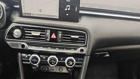 2022 Genesis G70 2.0T