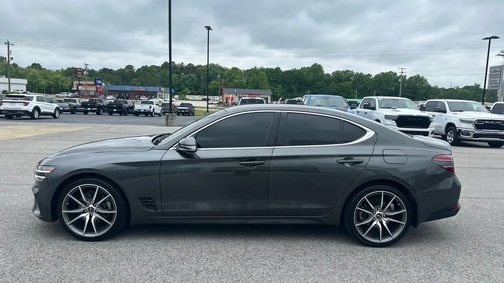 2023 Genesis G70 2.0T