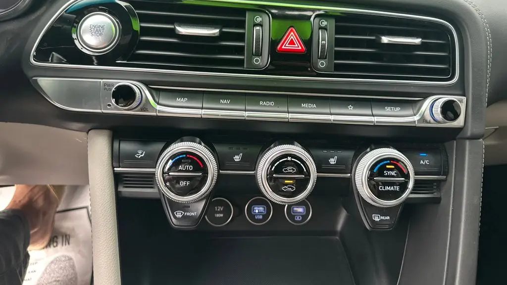 2023 Genesis G70 2.0T