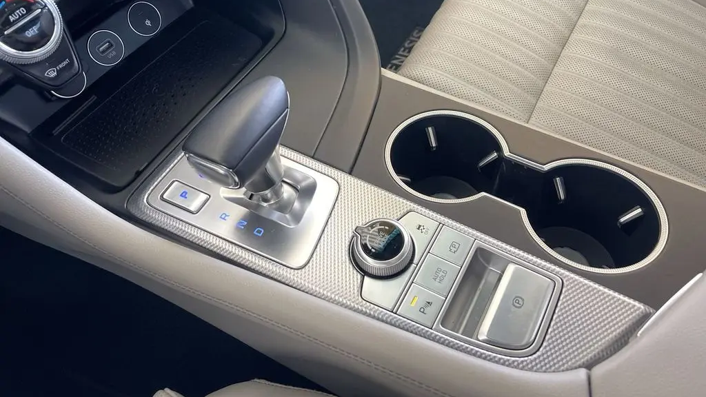 2022 Genesis G70 2.0T