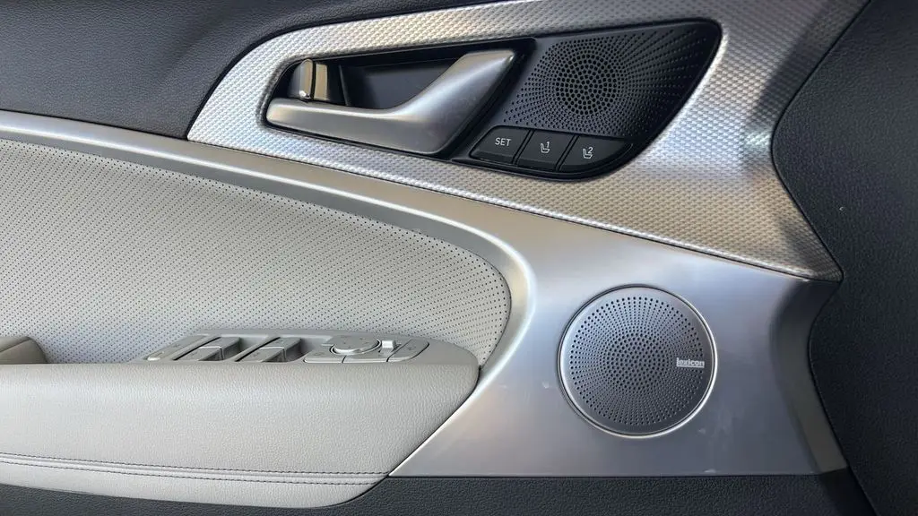 2022 Genesis G70 2.0T