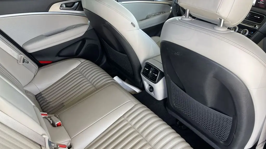 2022 Genesis G70 2.0T