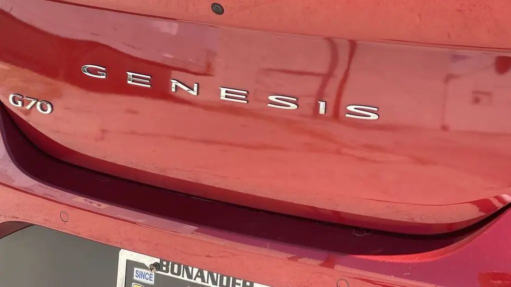 2022 Genesis G70 2.0T