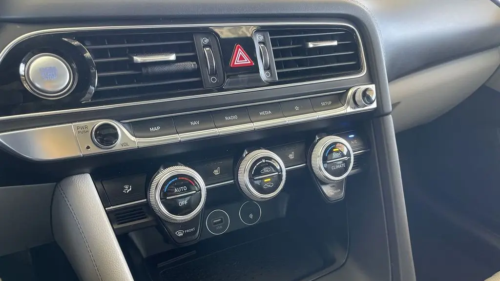 2022 Genesis G70 2.0T