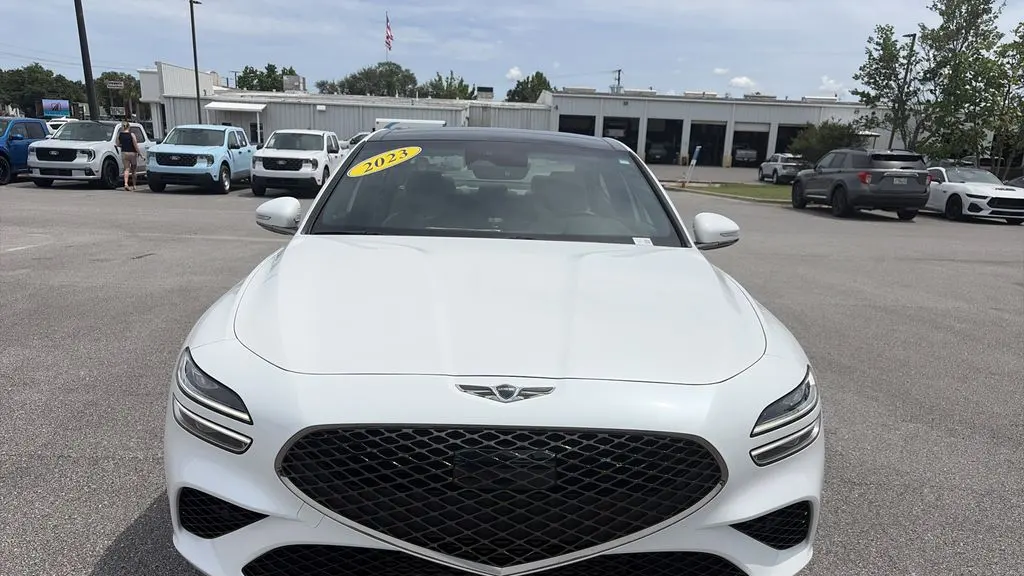 2023 Genesis G70 2.0T