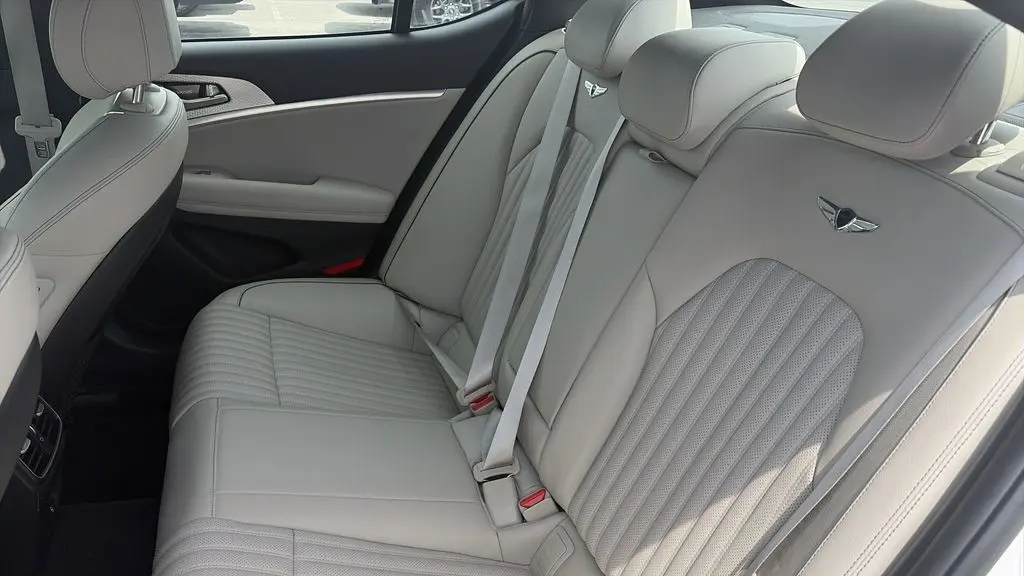 2023 Genesis G70 2.0T