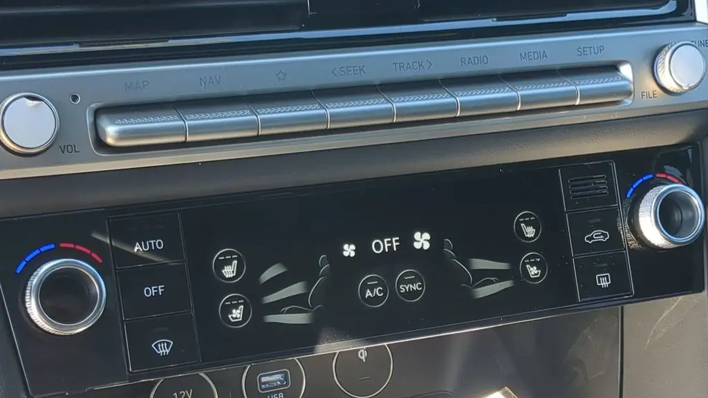2025 Genesis G70 3.3T Sport Prestige