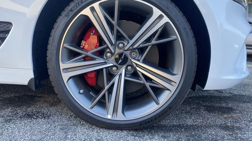 2025 Genesis G70 3.3T Sport Prestige