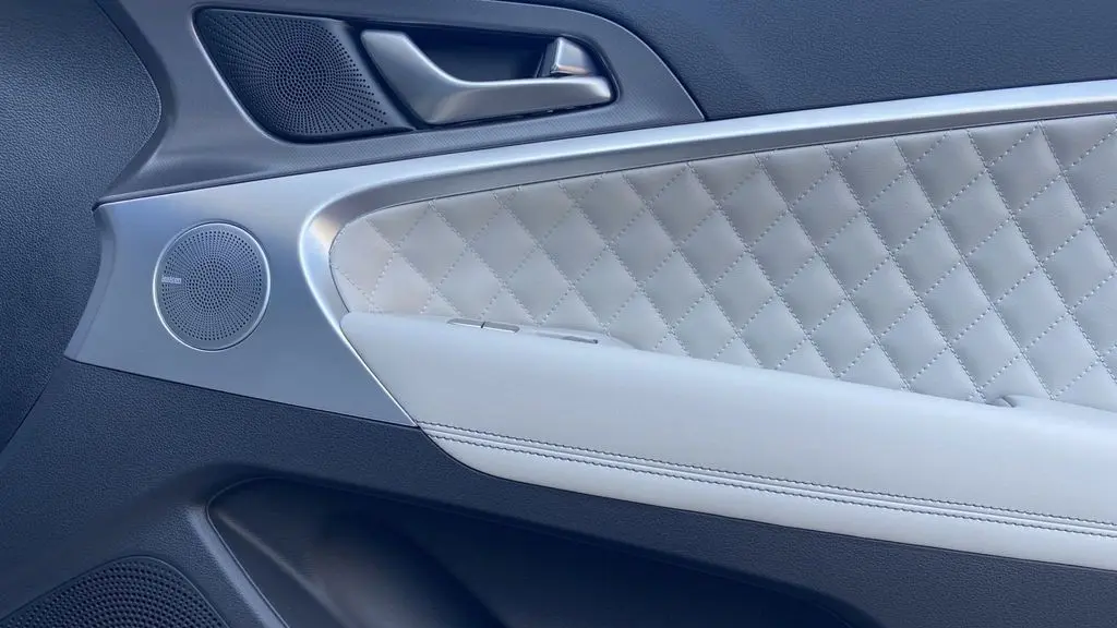 2025 Genesis G70 3.3T Sport Prestige