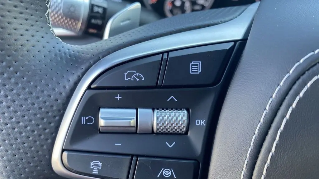 2025 Genesis G70 3.3T Sport Prestige