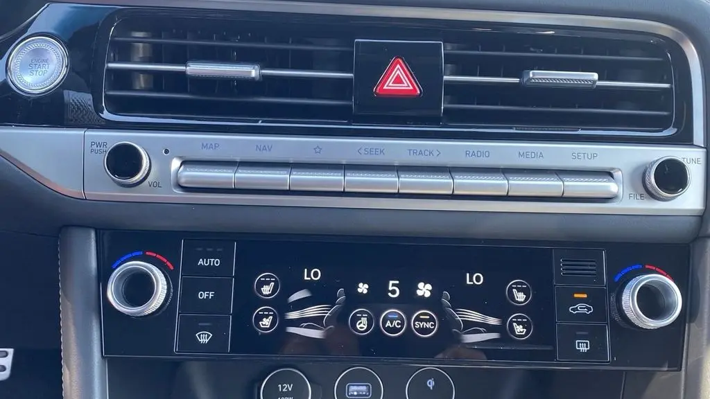 2025 Genesis G70 3.3T Sport Prestige
