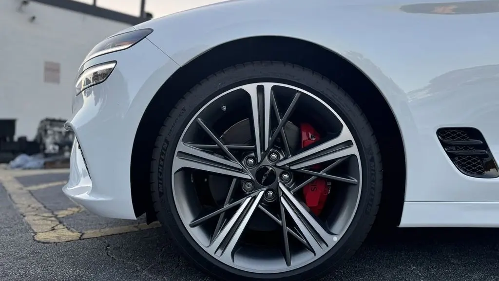 2025 Genesis G70 3.3T Sport Prestige