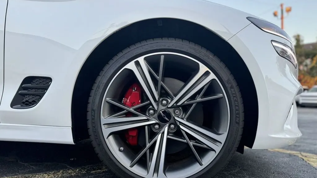 2025 Genesis G70 3.3T Sport Prestige