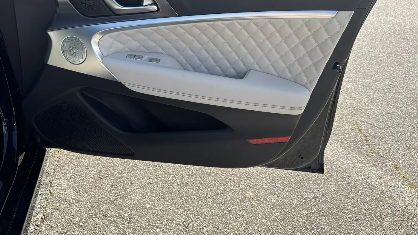 2025 Genesis G70 3.3T Sport Prestige