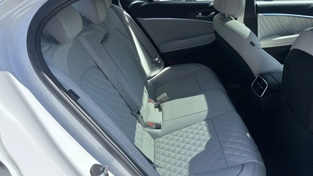 2025 Genesis G70 3.3T Sport Prestige