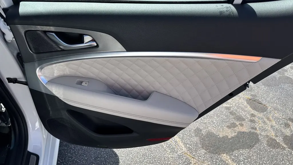 2025 Genesis G70 3.3T Sport Prestige