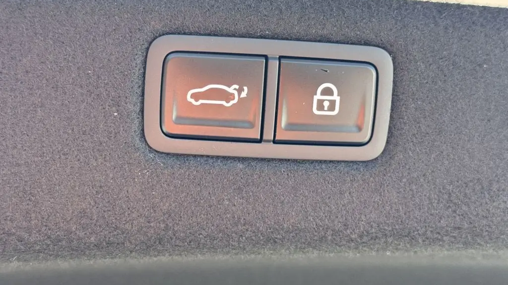 2025 Genesis G70 3.3T Sport Prestige