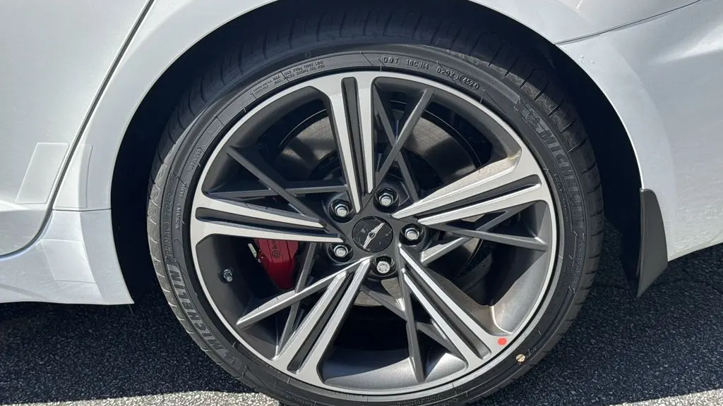 2025 Genesis G70 3.3T Sport Prestige