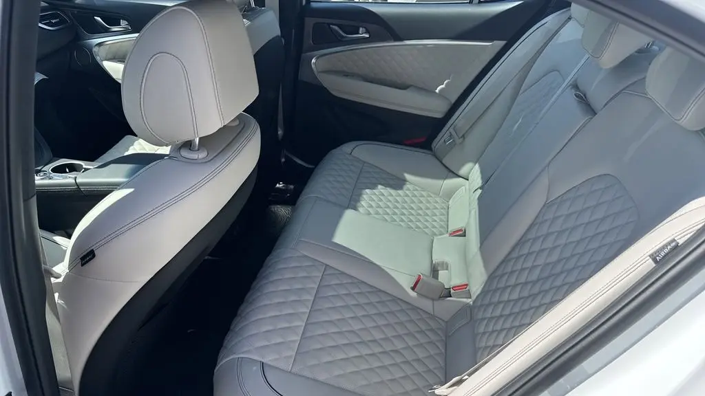 2025 Genesis G70 3.3T Sport Prestige