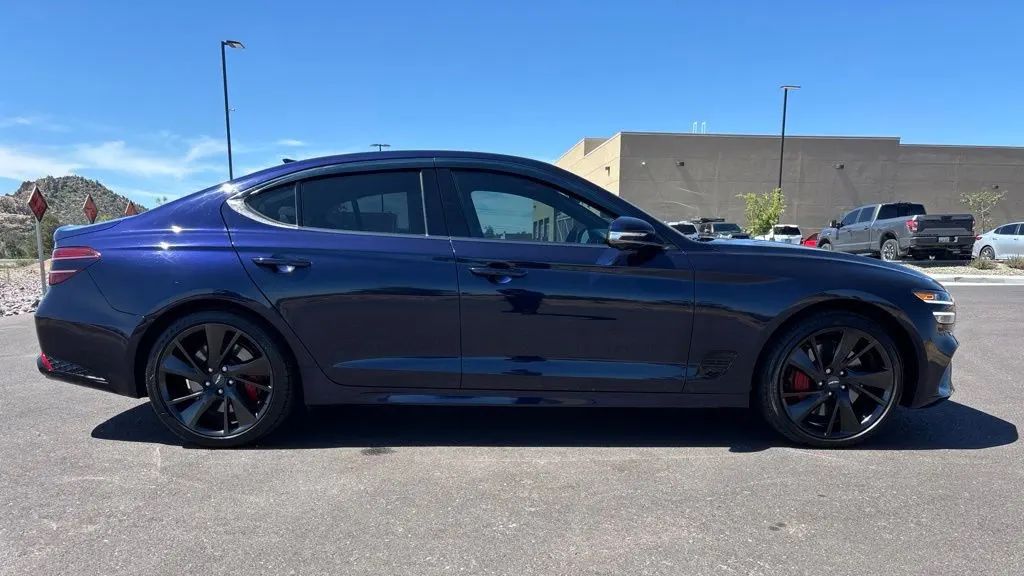2023 Genesis G70 3.3T Standard