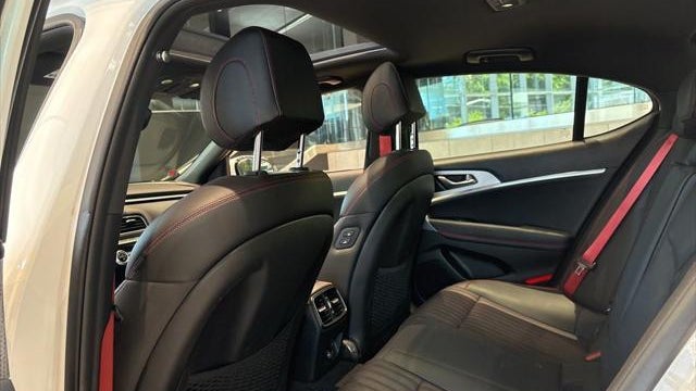 2023 Genesis G70 3.3T Standard