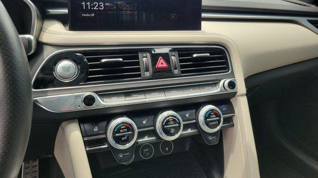 2023 Genesis G70 3.3T Standard