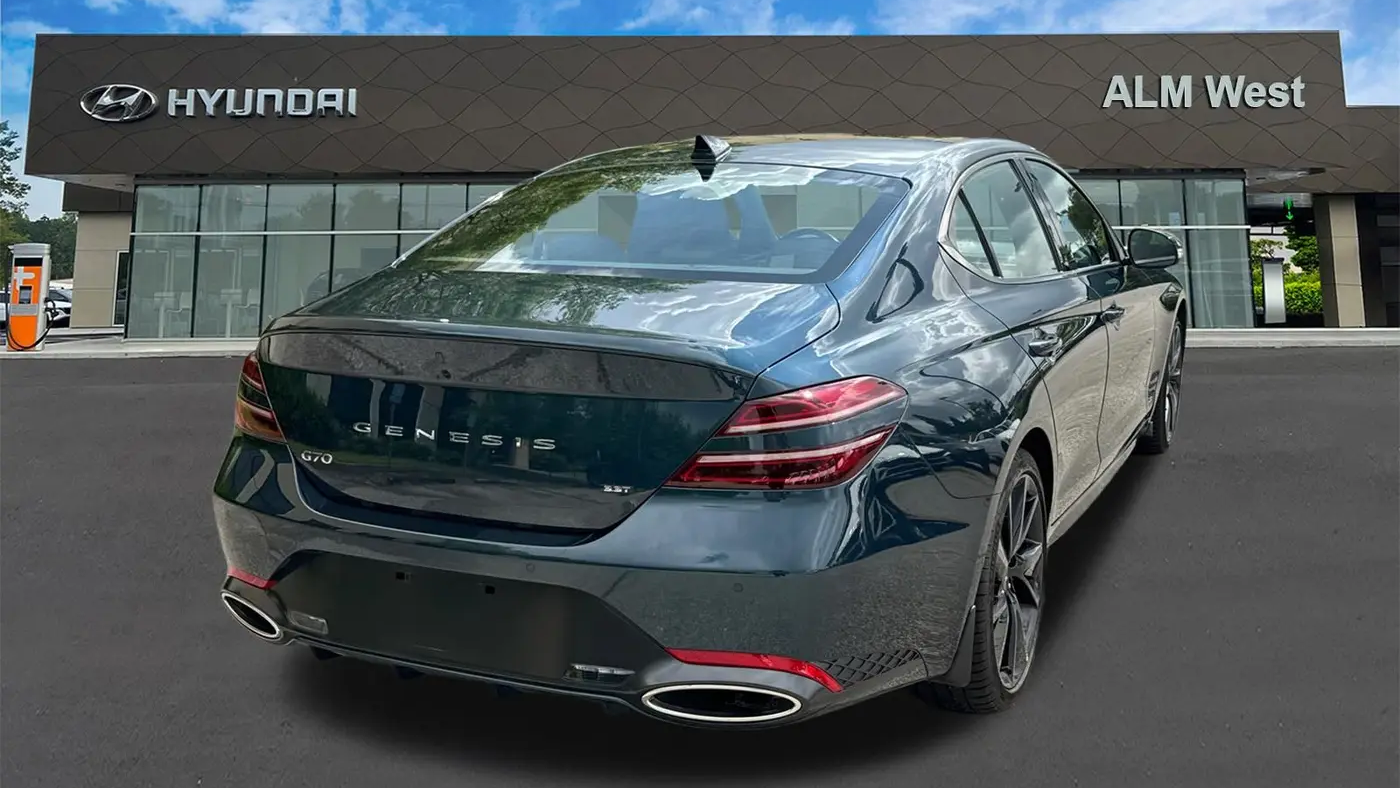 2023 Genesis G70 3.3T Standard