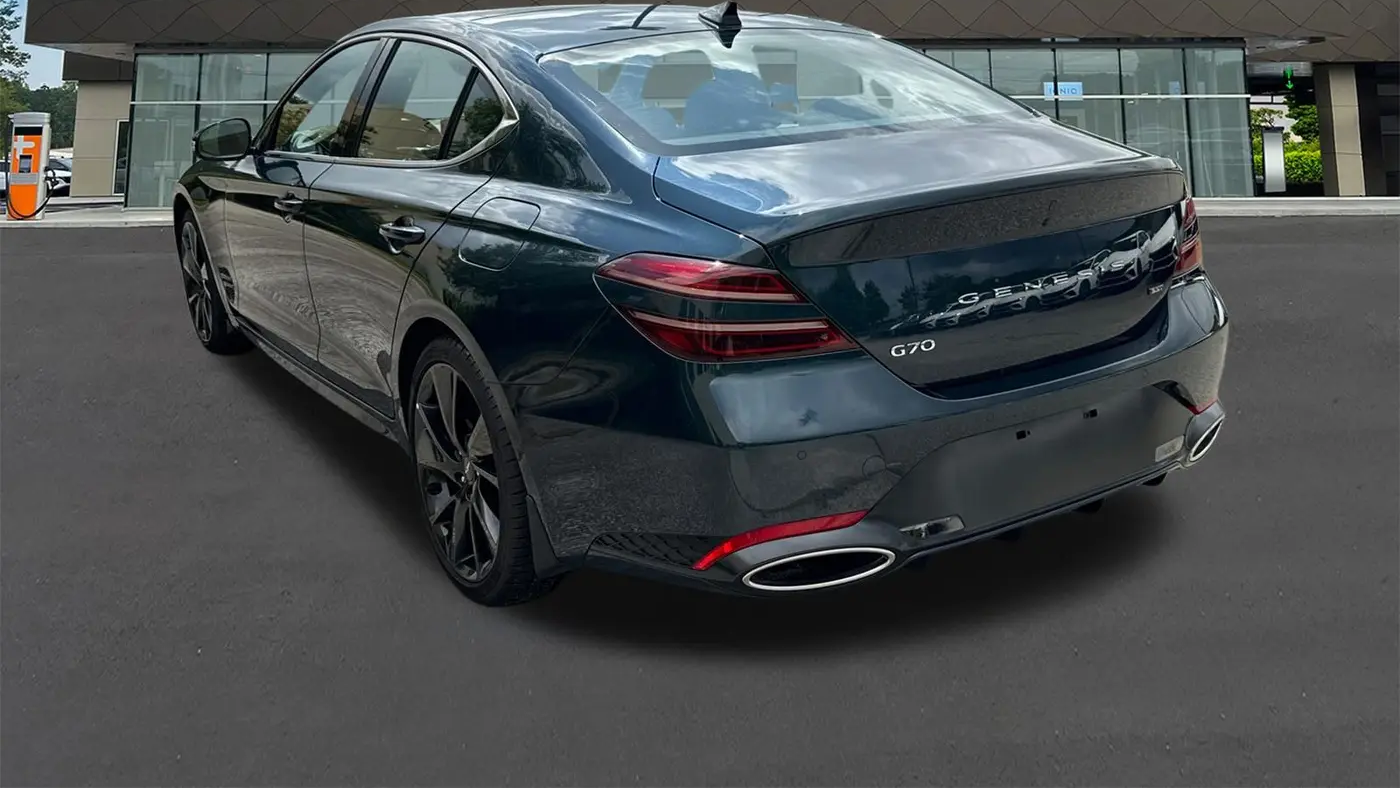 2023 Genesis G70 3.3T Standard