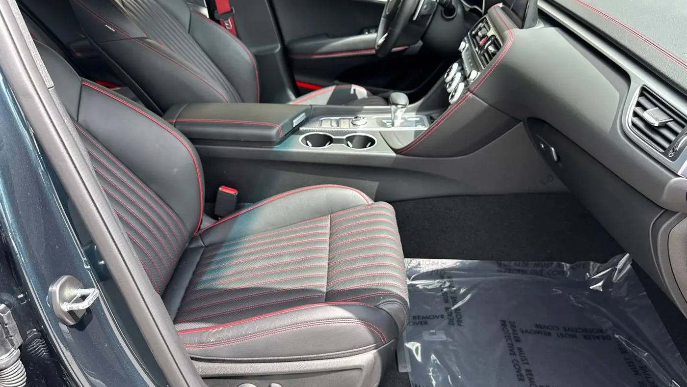 2023 Genesis G70 3.3T Standard