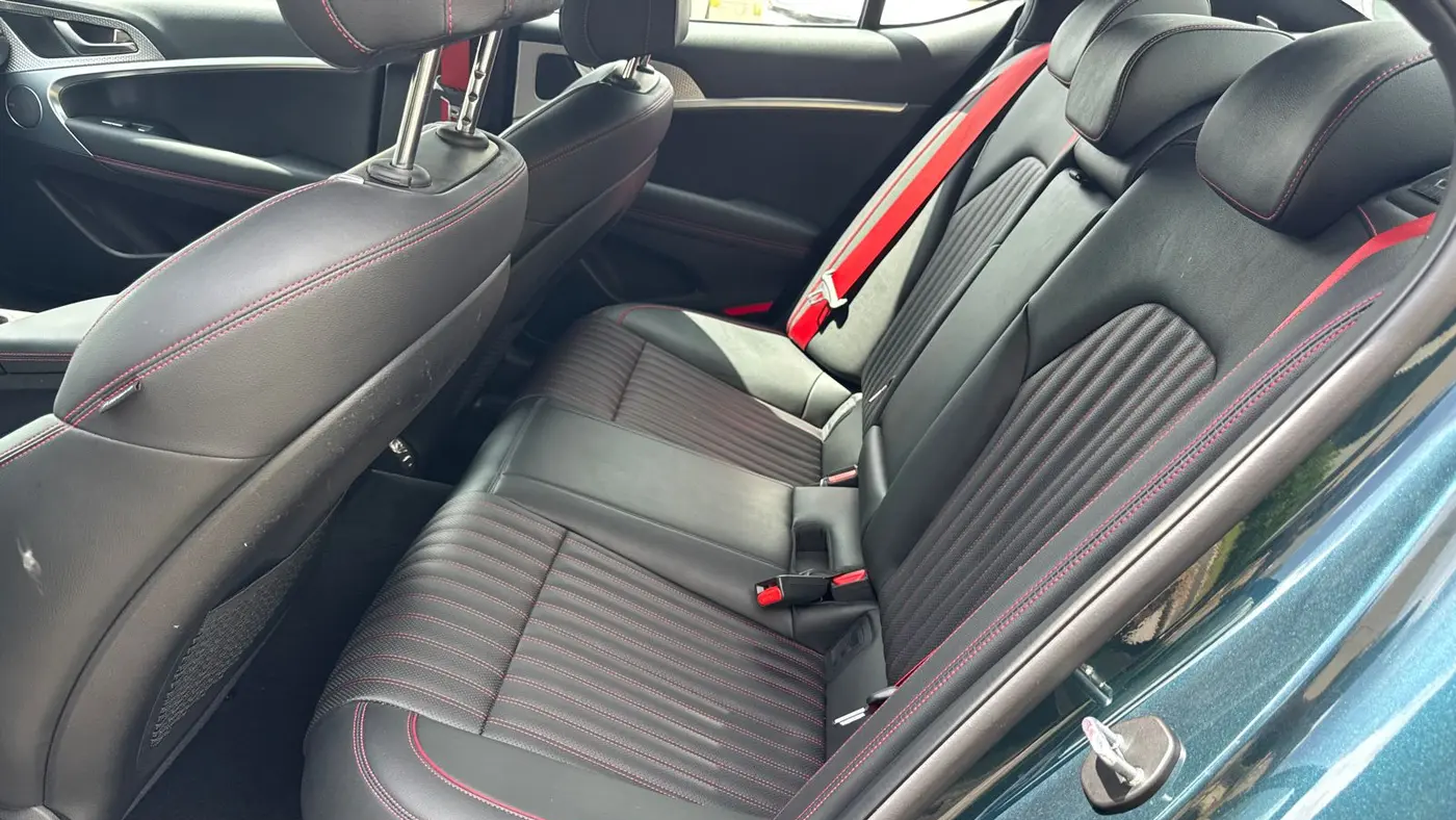 2023 Genesis G70 3.3T Standard