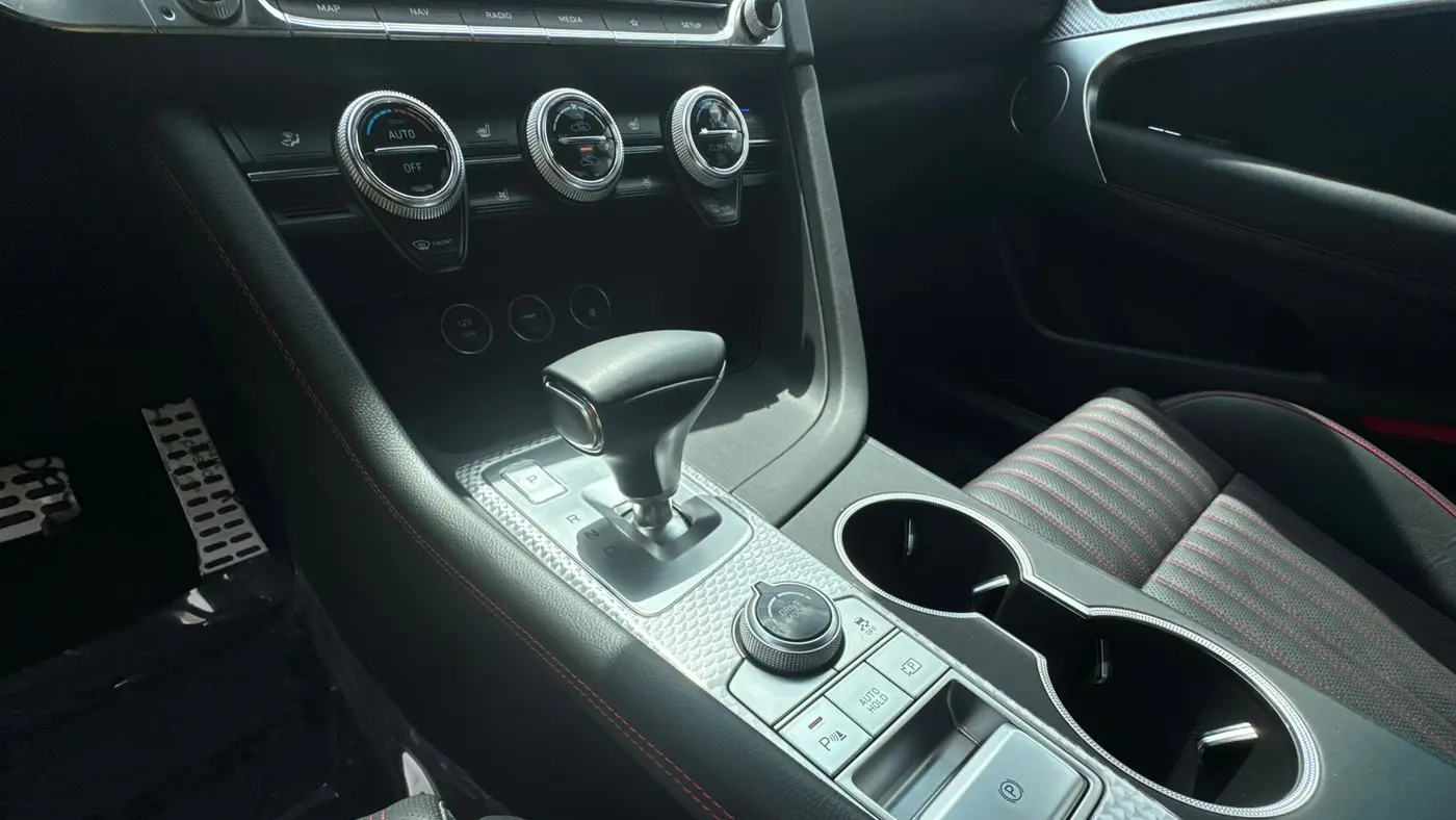 2023 Genesis G70 3.3T Standard
